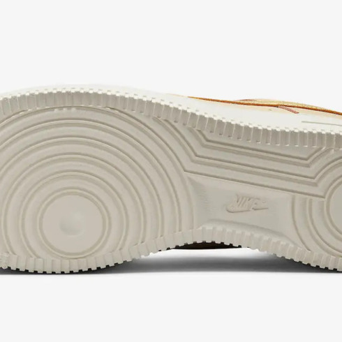 Кроссовки женские Nike Wmns Air Force 1 '07 DQ7569-102