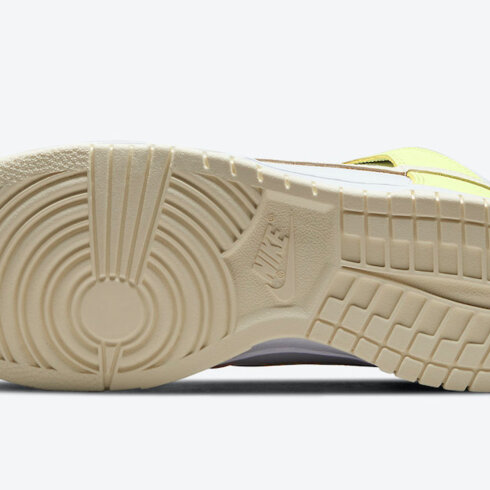 Кроссовки женские Nike Dunk High DD1869-108